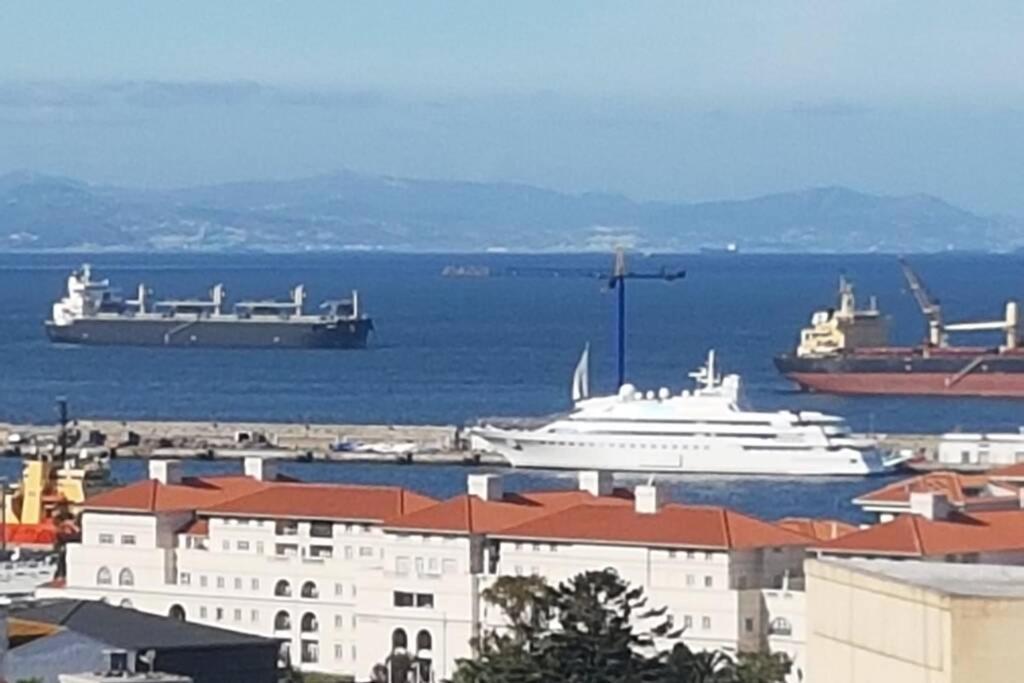 Charming Colonial Flat In Historic Building Gibraltar Exterior foto
