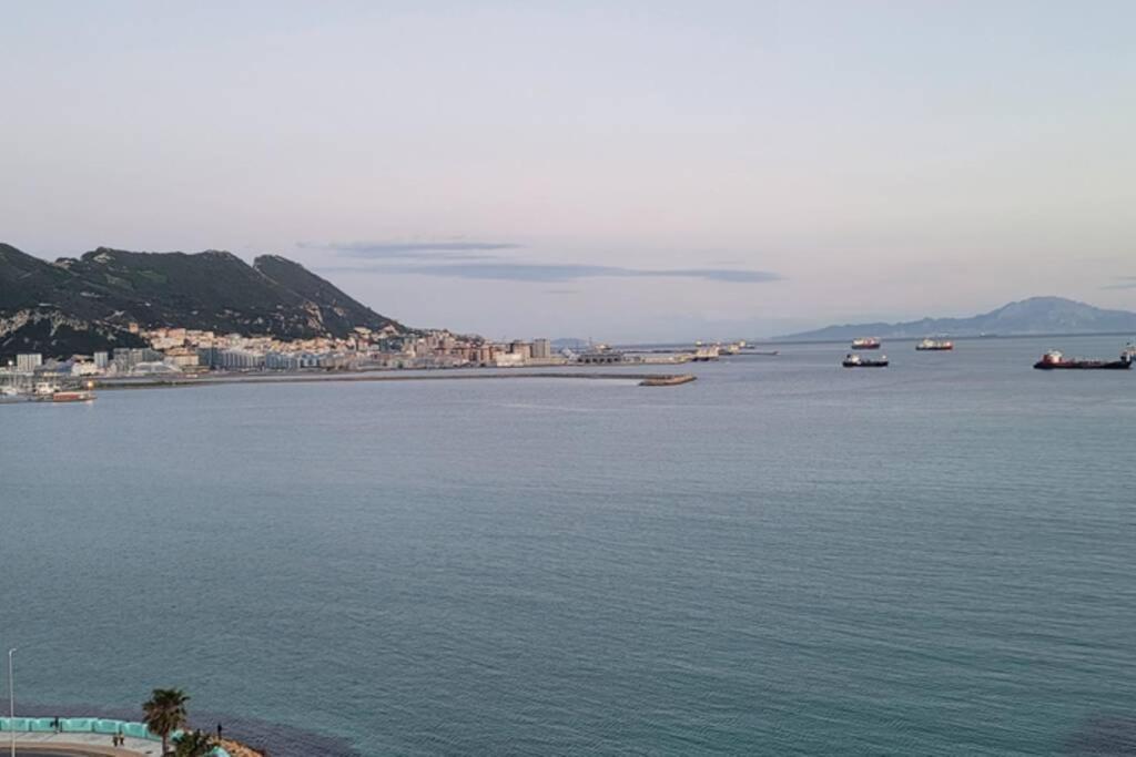 Charming Colonial Flat In Historic Building Gibraltar Exterior foto