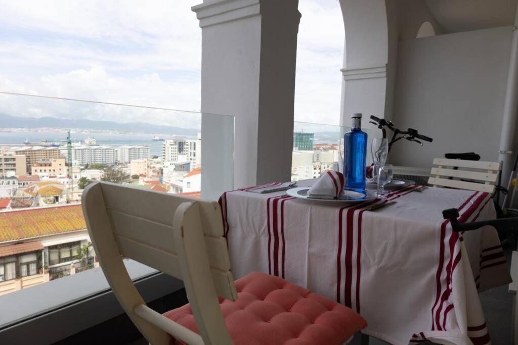 Charming Colonial Flat In Historic Building Gibraltar Exterior foto
